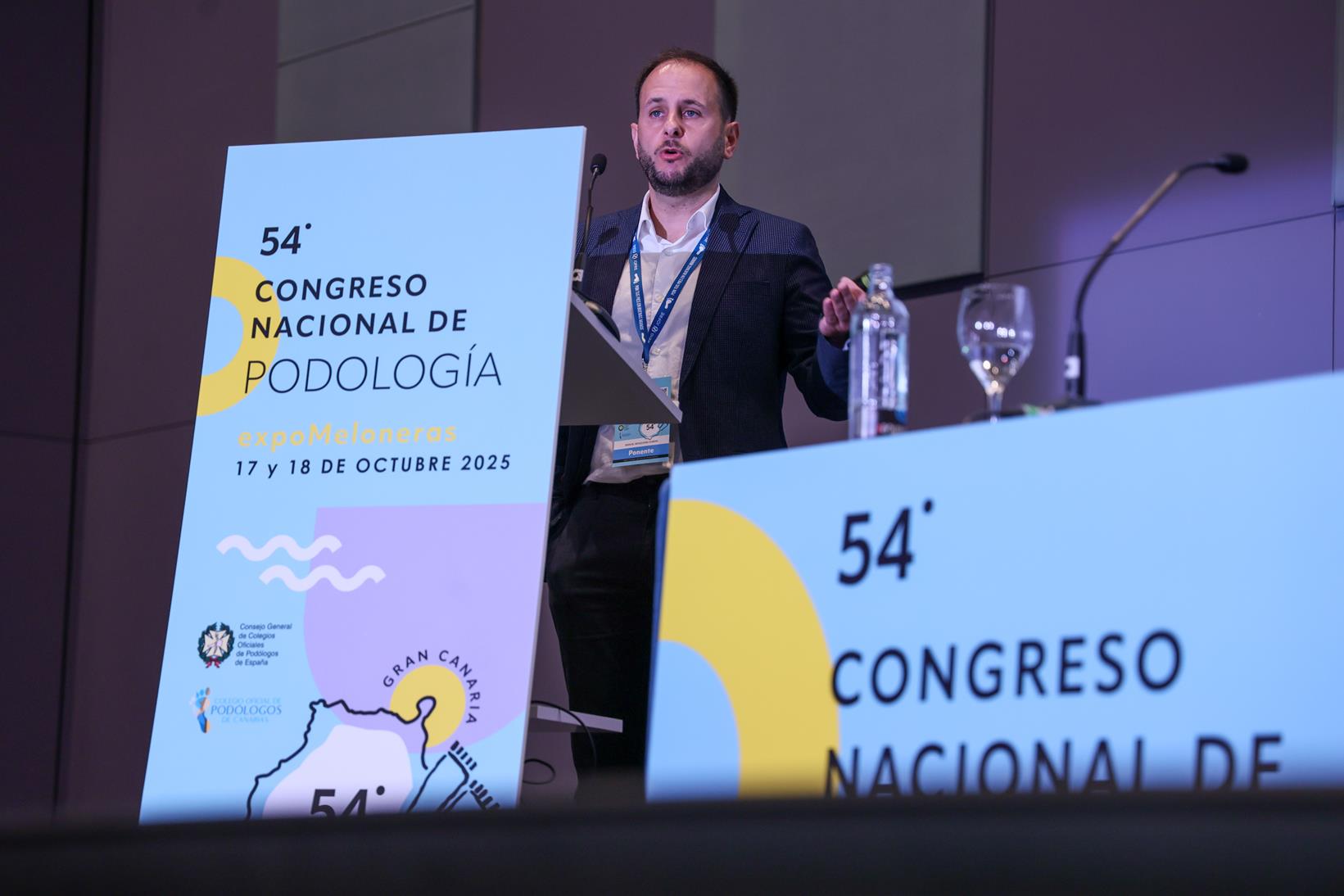 El podólogo Manuel Mosqueira en el Congreso de Podologia celebrado en Canarias